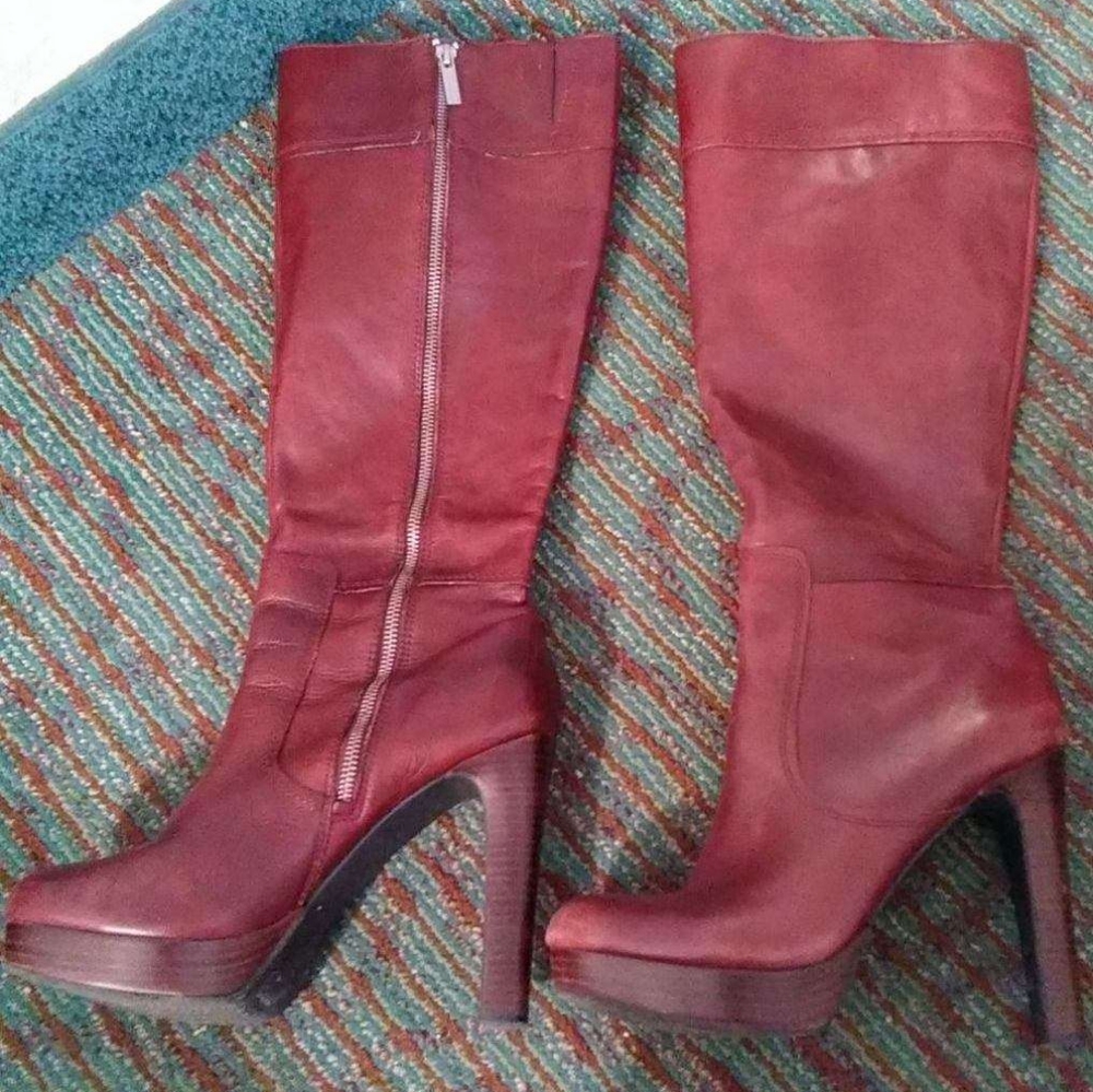 Red leather Gianni Bini heeled boots